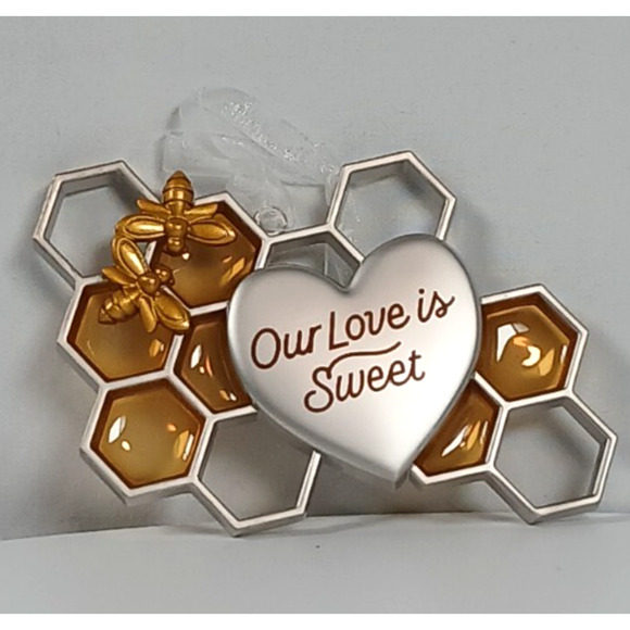 HALLMARK 2023 ORNAMENT - OUR LOVE IS SWEET - Picture 3 of 4
